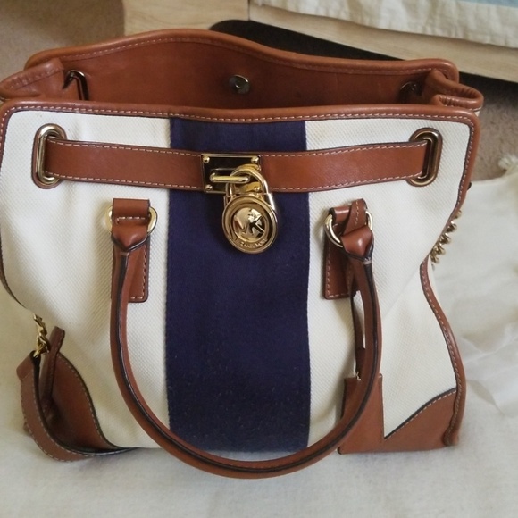 Michael Kors Handbags - Authentic Michael Kors large Hamilton